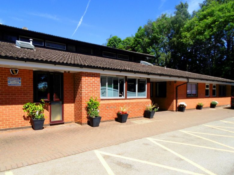 Photograph of the front of Wren Spinney School